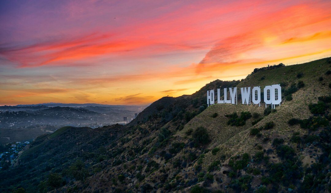 actor leaving hollywood sign