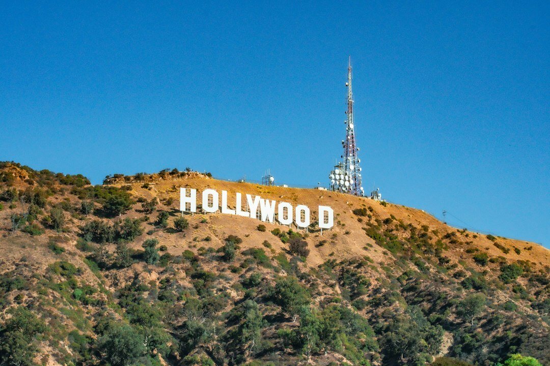 actor leaving hollywood sign